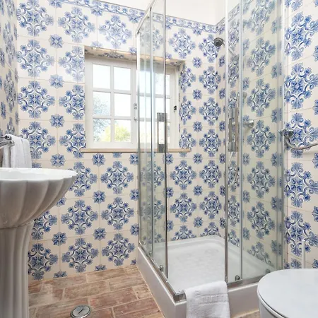 Host Wise - Quiet Spacious House - Swimming Pool *