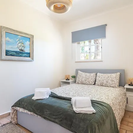 Host Wise - Quiet Spacious House - Swimming Pool Villa