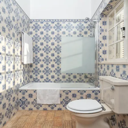 Host Wise - Quiet Spacious House - Swimming Pool 빌라