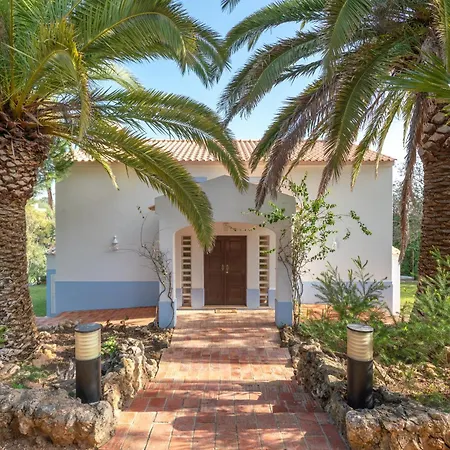 Host Wise - Quiet Spacious House - Swimming Pool Villa *