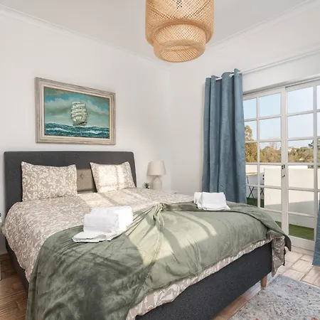 Host Wise - Quiet Spacious House - Swimming Pool 빌라