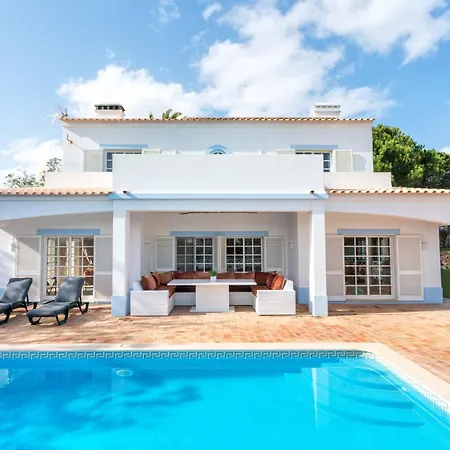Host Wise - Quiet Spacious House - Swimming Pool Villa