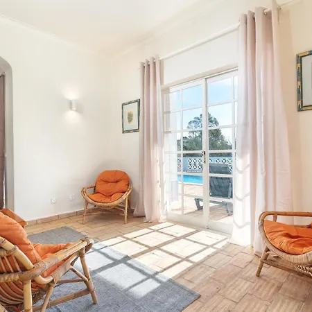Host Wise - Quiet Spacious House - Swimming Pool