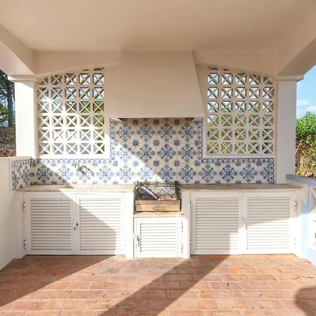 Host Wise - Quiet Spacious House - Swimming Pool *