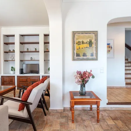 Host Wise - Quiet Spacious House - Swimming Pool Villa *