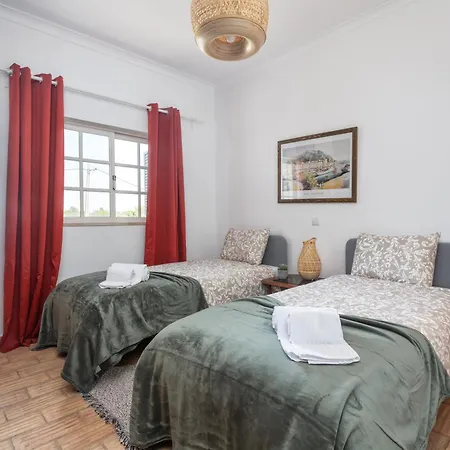 Villa Host Wise - Quiet Spacious House - Swimming Pool