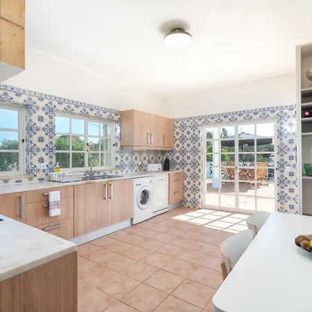 Host Wise - Quiet Spacious House - Swimming Pool Villa *