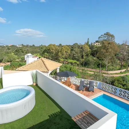 Host Wise - Quiet Spacious House - Swimming Pool *