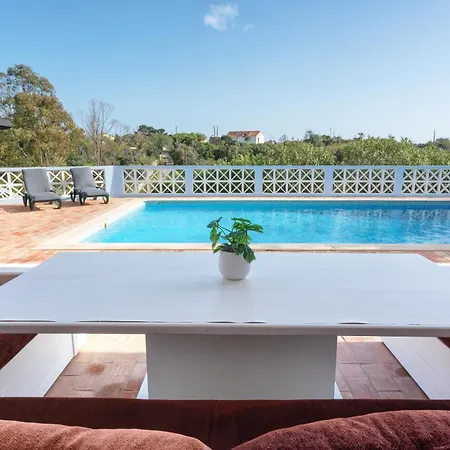 Host Wise - Quiet Spacious House - Swimming Pool