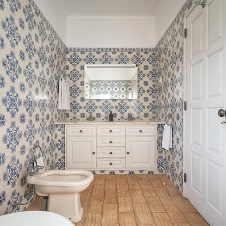Host Wise - Quiet Spacious House - Swimming Pool *